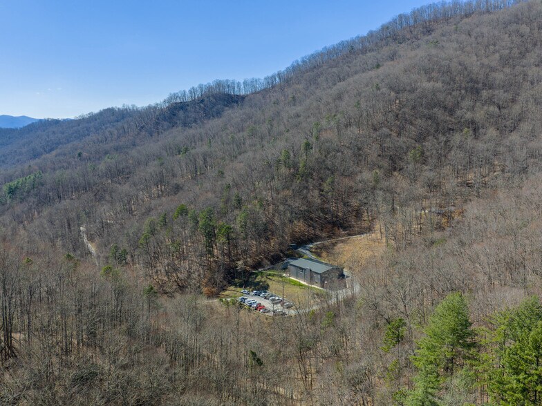 More Photos Of 95 Upstream Campus Trl, Sylva Schools For Sale