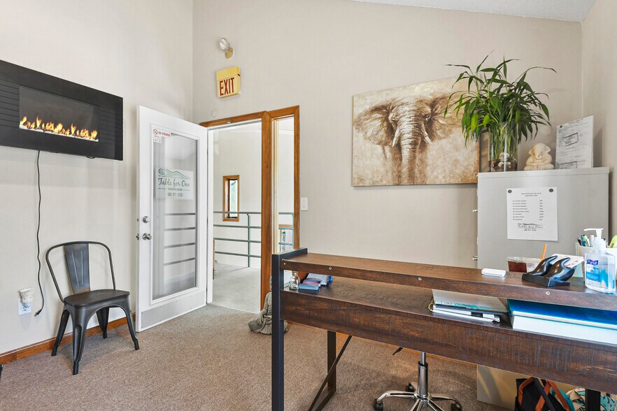 More Photos Of 194 Rockdale Ave, New Bedford Freestanding For Sale