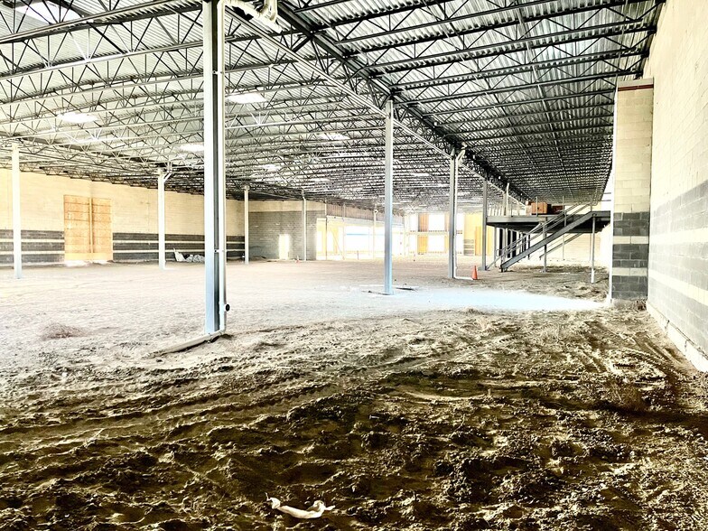 More Photos Of 2943 Belmont, West Richland Distribution For Lease
