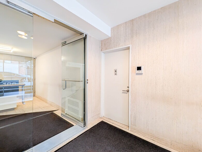 Primary Photo Of 166 E 35th St, New York Apartments For Lease