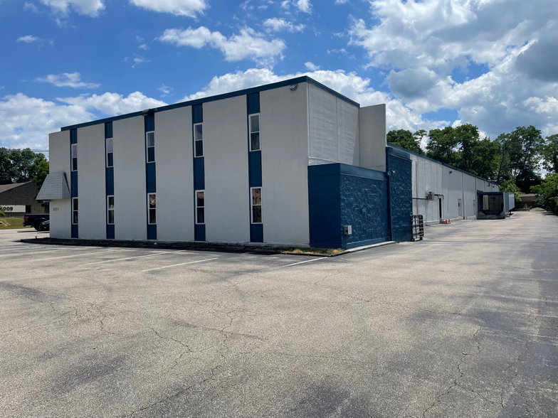 Primary Photo Of 6855 Cornell Rd, Blue Ash Manufacturing For Sale