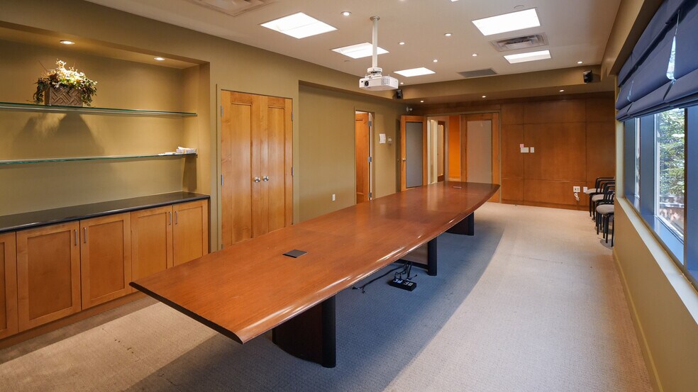 More Photos Of 465 Morden Rd, Oakville Medical For Lease