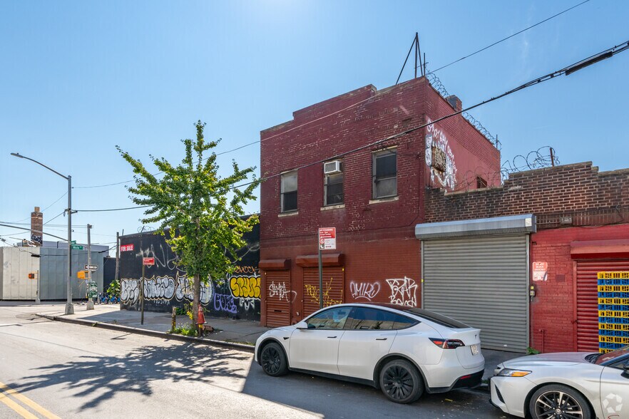 More Photos Of 310 Johnson Ave, Brooklyn Warehouse For Lease