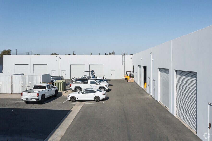 More Photos Of 1230 N Jefferson St, Anaheim Light Distribution For Sale