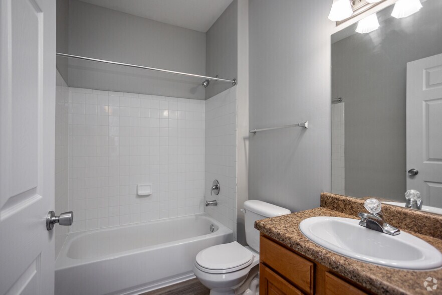More Photos Of 501 Tiger Way, Knoxville Apartments For Sale