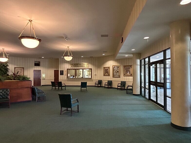More Photos Of 1020 Professional Blvd, Evansville Medical For Sale