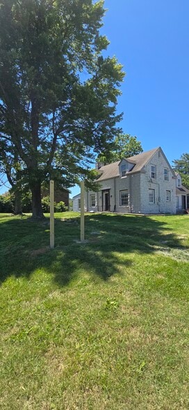 More Photos Of 4502 Fegenbush Ln, Louisville Specialty For Sale