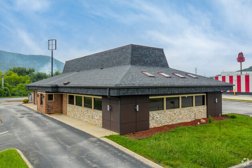 More Photos Of 354 Kimball Crossing Dr, Kimball Restaurant For Sale