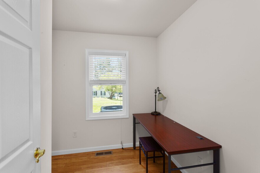 More Photos Of 2352 Jefferson Hwy, Waynesboro Office For Sale