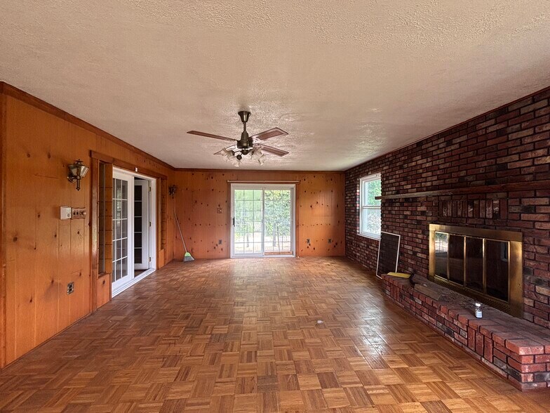 More Photos Of 1326 Furnace Rd, Linthicum Heights Land For Lease