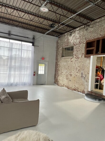 More Photos Of 116 W Bankhead Hwy, Villa Rica Storefront Retail Office For Sale