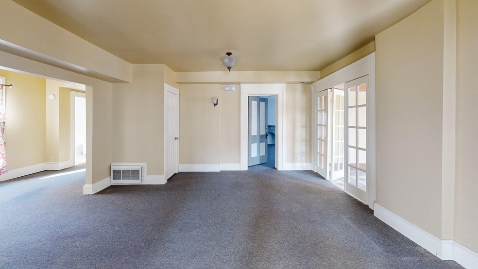 More Photos Of 614 W Berry St, Fort Wayne Office For Sale