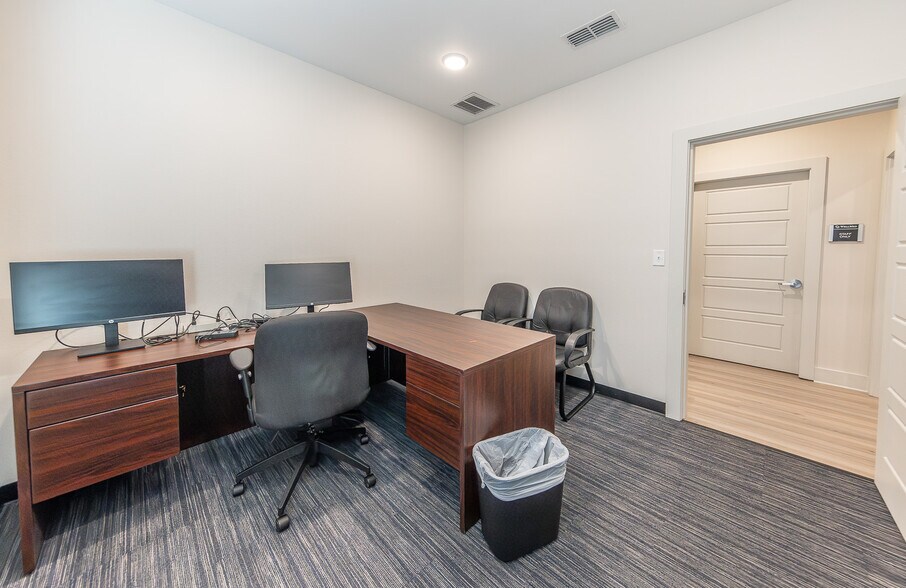 More Photos Of 5004 122nd St, Lubbock Office Residential For Lease