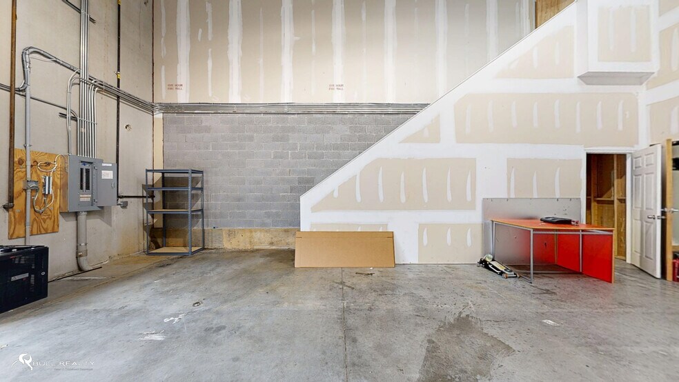 More Photos Of 1690 Roberts Blvd, Kennesaw Warehouse For Lease