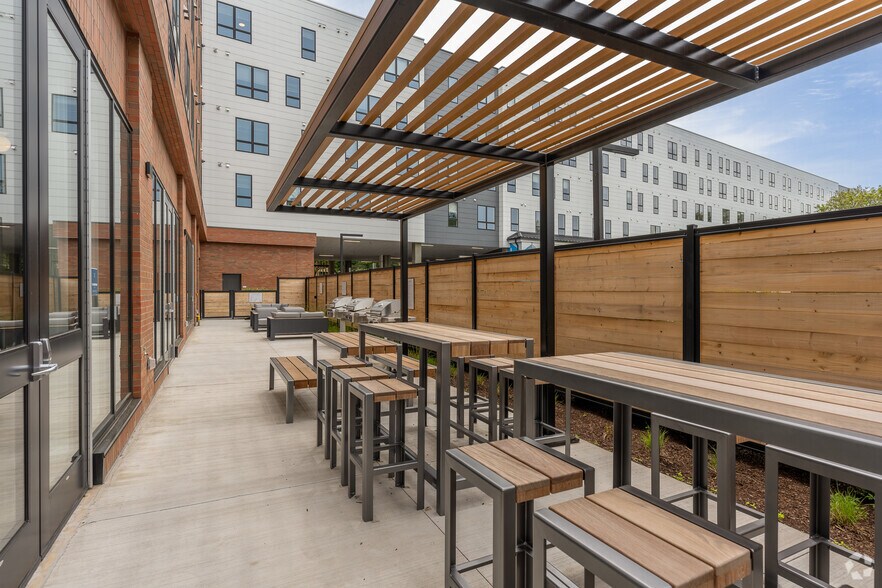 More Photos Of 222 Canal St, New Haven Apartments For Lease