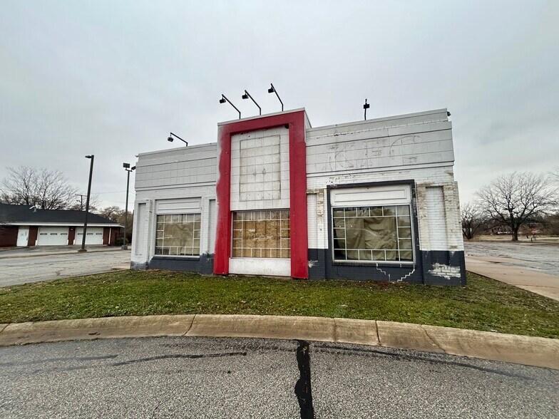 More Photos Of 900 Broadway, Gary Fast Food For Sale
