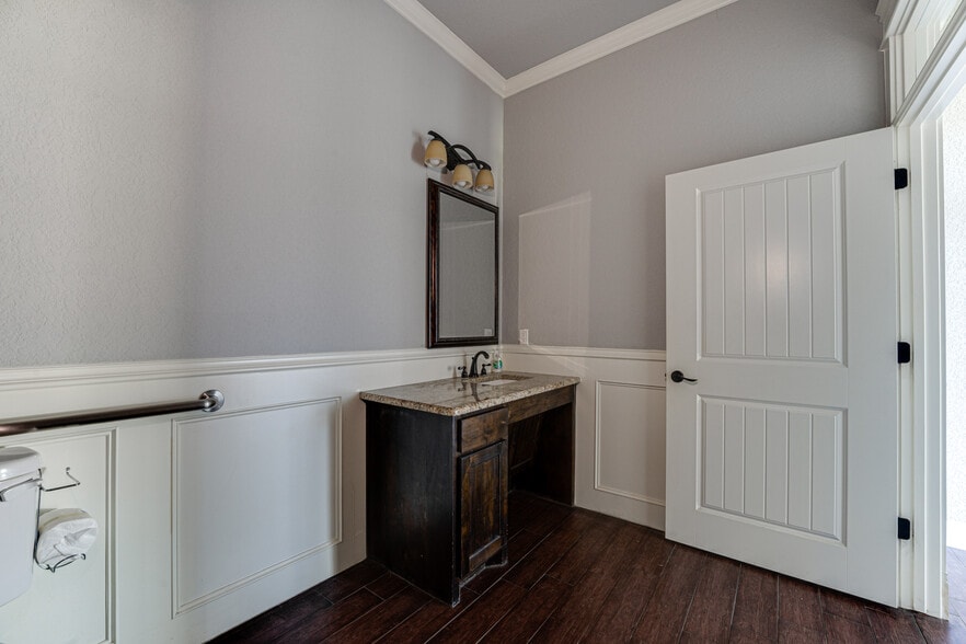 More Photos Of 1795 N 77 Hwy, Waxahachie Medical For Lease