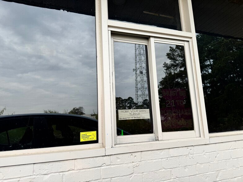 More Photos Of 902 W Panola St, Carthage Freestanding For Lease