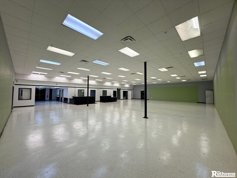 More Photos Of 3310 Reynolds Rd, Lakeland Warehouse For Lease