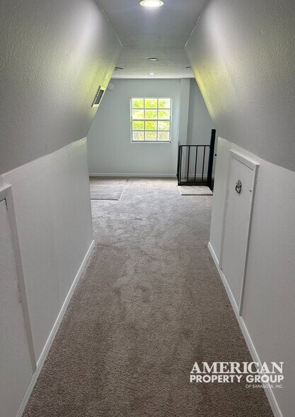 More Photos Of 7733-7739 Holiday Dr, Sarasota Loft Creative Space For Sale