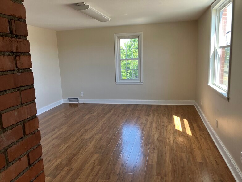 More Photos Of 11565 Perry Hwy, Wexford Storefront Retail Office For Lease