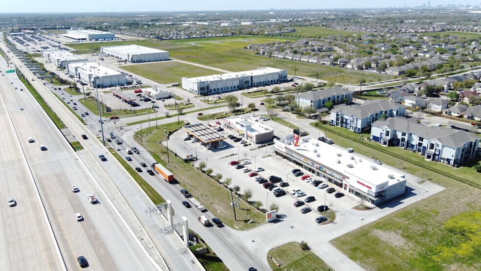 More Photos Of 3503 S Sam Houston Pkwy E, Houston Storefront For Lease