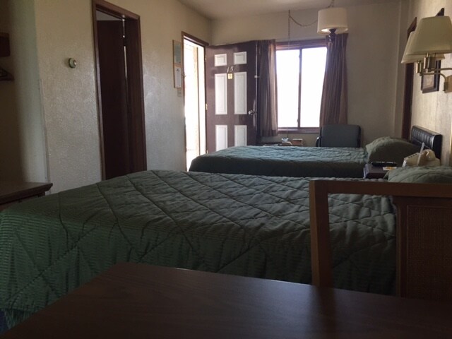 More Photos Of 100 Silver St, Hurley Hotel For Sale