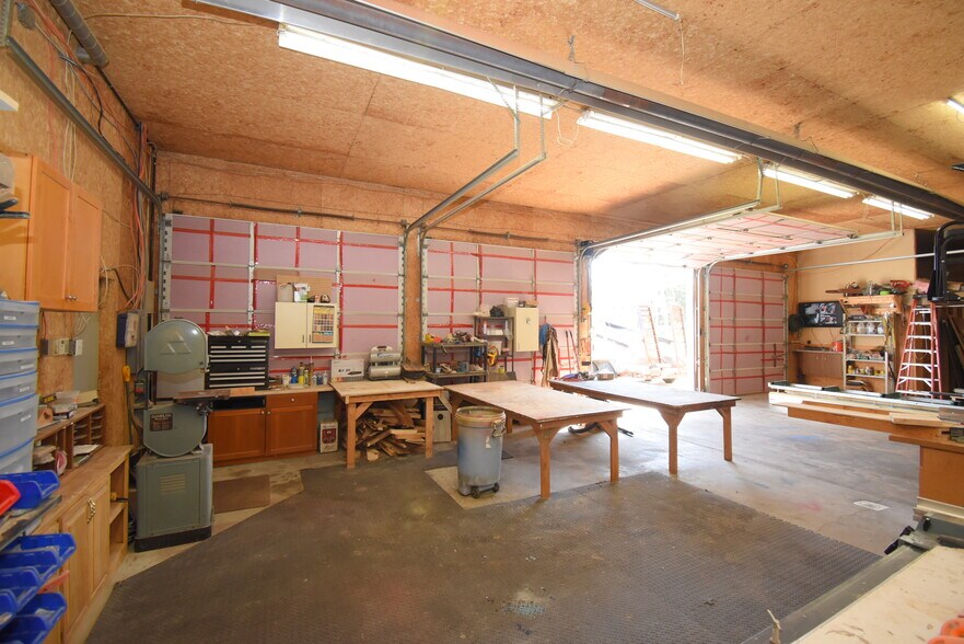 More Photos Of 1201-1213 Corunna Ave, Owosso Storefront Retail Office For Sale
