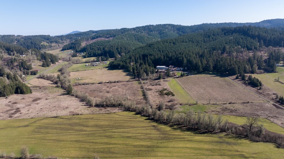 More Photos Of 27012 Briggs Hill Rd, Eugene Winery Vineyard For Sale
