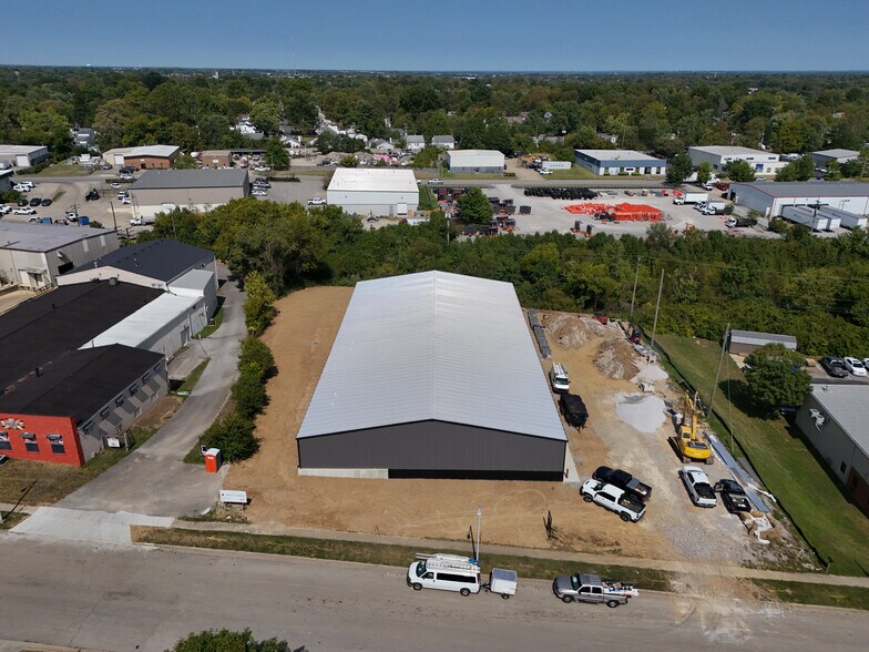 More Photos Of 901 Floyd Dr, Lexington Light Distribution For Lease