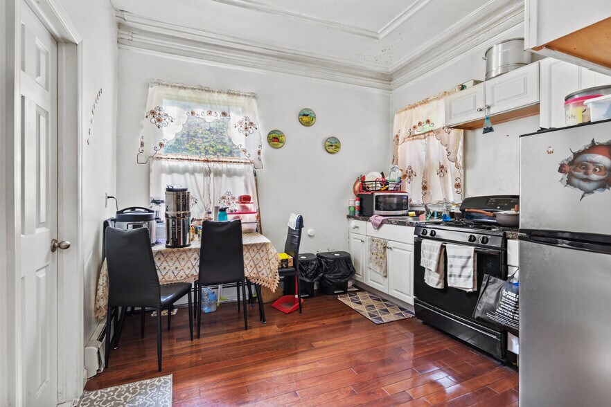 More Photos Of 350 E 193rd St, Bronx Apartments For Sale