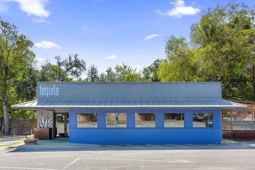 More Photos Of 3815 Dry Creek Dr, Austin Restaurant For Sale