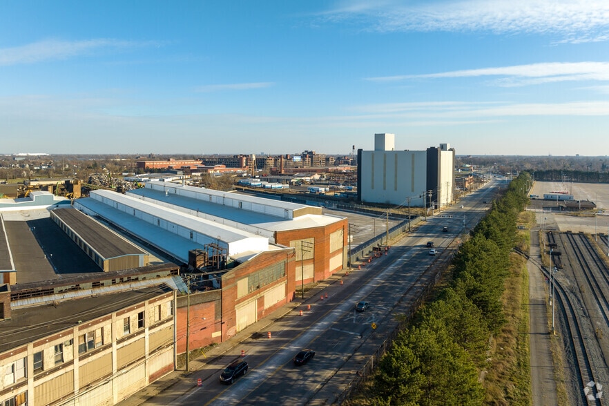 More Photos Of 6600 Mount Elliott St, Detroit Warehouse For Lease