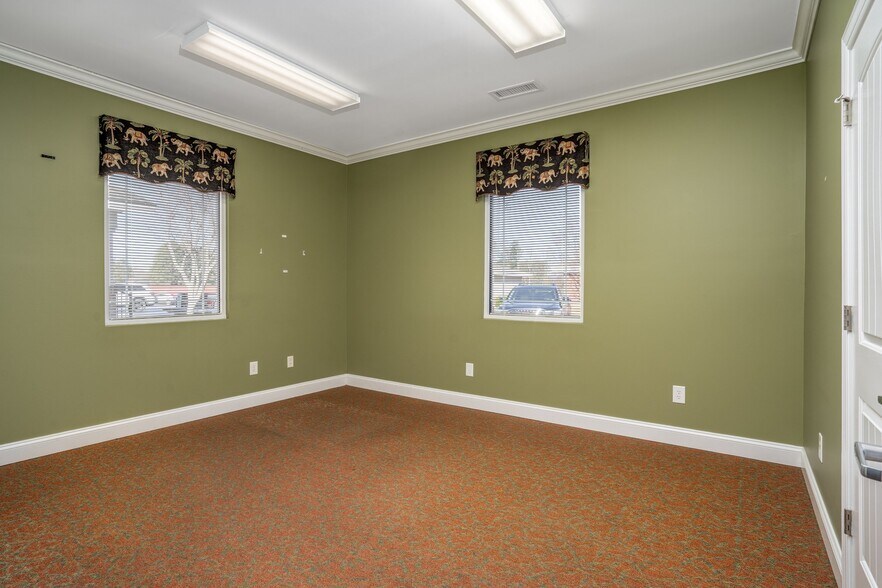 More Photos Of 4025 Capital Dr, Rocky Mount Office For Sale