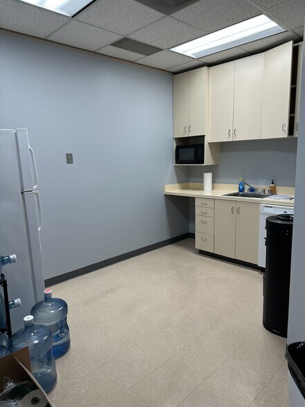 More Photos Of 6601 Owens Dr, Pleasanton Office For Lease