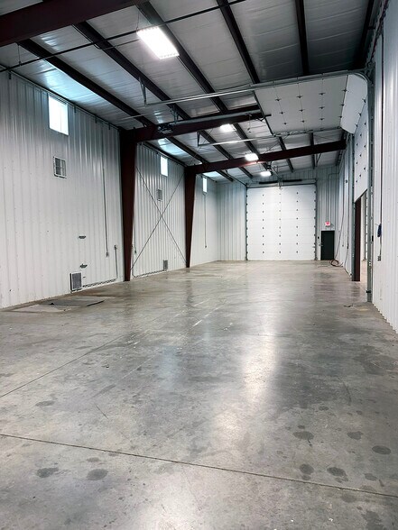 More Photos Of 3500 S Hwy 81, El Reno Service For Lease