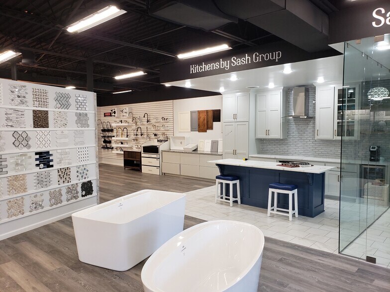 More Photos Of 12119 Johnson Dr, Shawnee Storefront For Sale