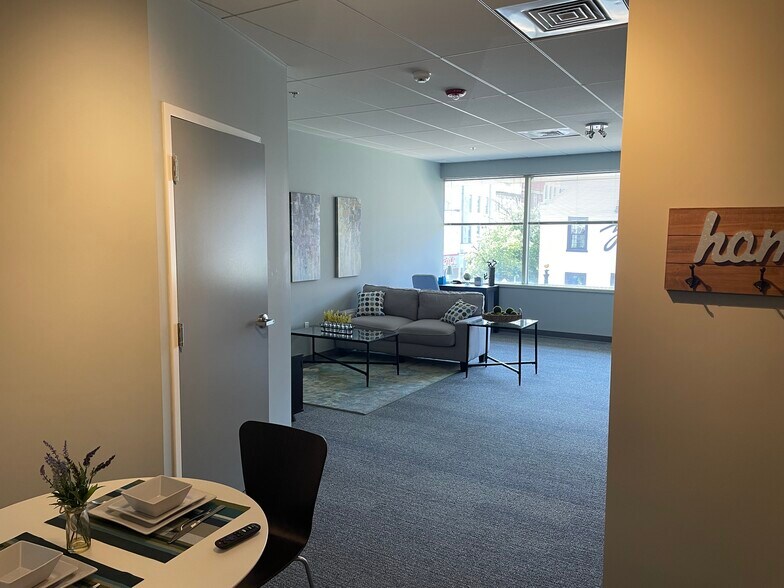 More Photos Of 100 N Queen St, Lancaster Office For Sale