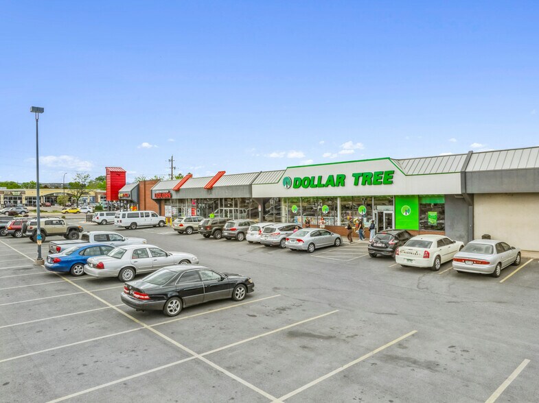 More Photos Of 1000-1090 S Wadsworth Blvd, Lakewood Unknown For Lease