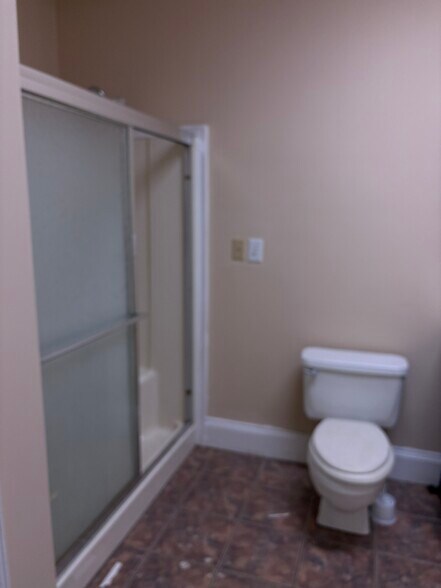 More Photos Of 619 Marcus St, Dublin Light Distribution For Sale