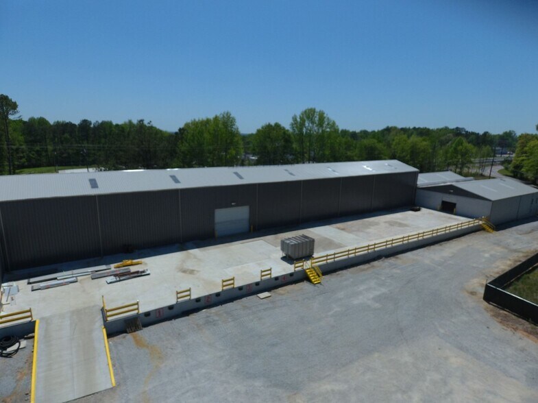 More Photos Of 8030 East Strickland St, Douglasville Truck Terminal For Sale
