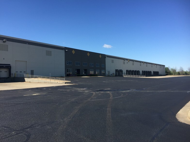 More Photos Of 6225 Global Dr, Memphis Warehouse For Lease
