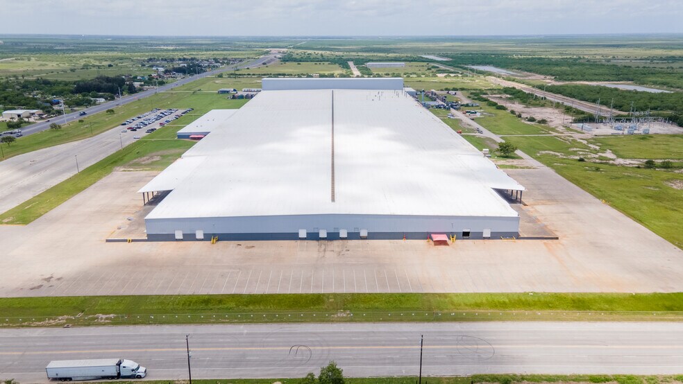 More Photos Of 6700 Paredes Line Rd, Brownsville Warehouse For Lease