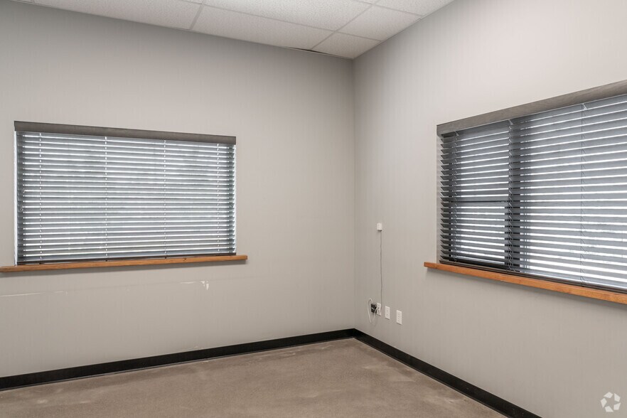 More Photos Of 3124 Blossom Dr NE, Salem Warehouse For Lease