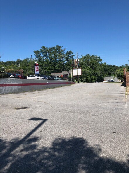 More Photos Of 853-857 Merrimon Ave, Asheville Restaurant For Sale