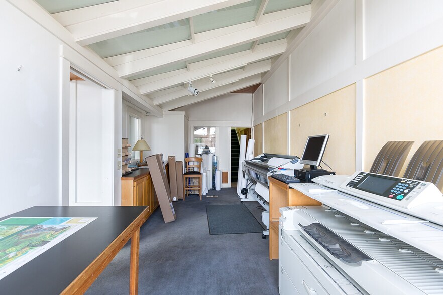 More Photos Of 625 Tyler St, Port Townsend General Retail For Sale