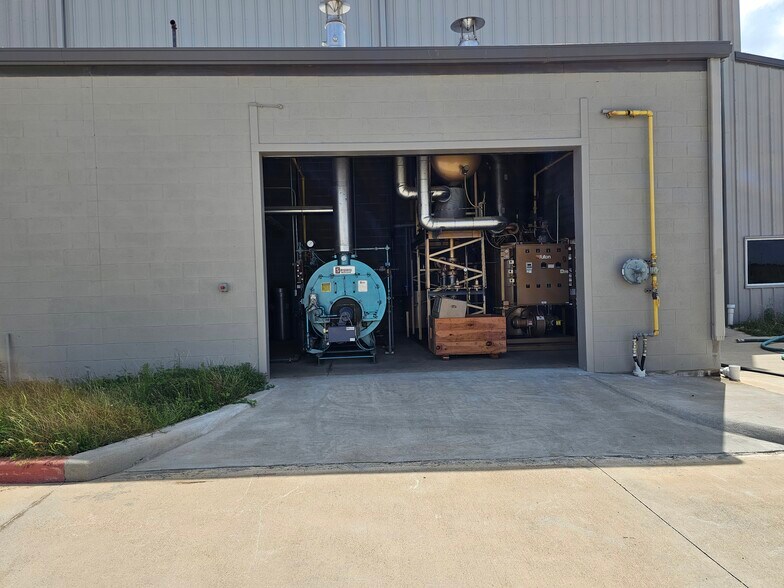 More Photos Of 51 County Road 171, Bay City Manufacturing For Sale