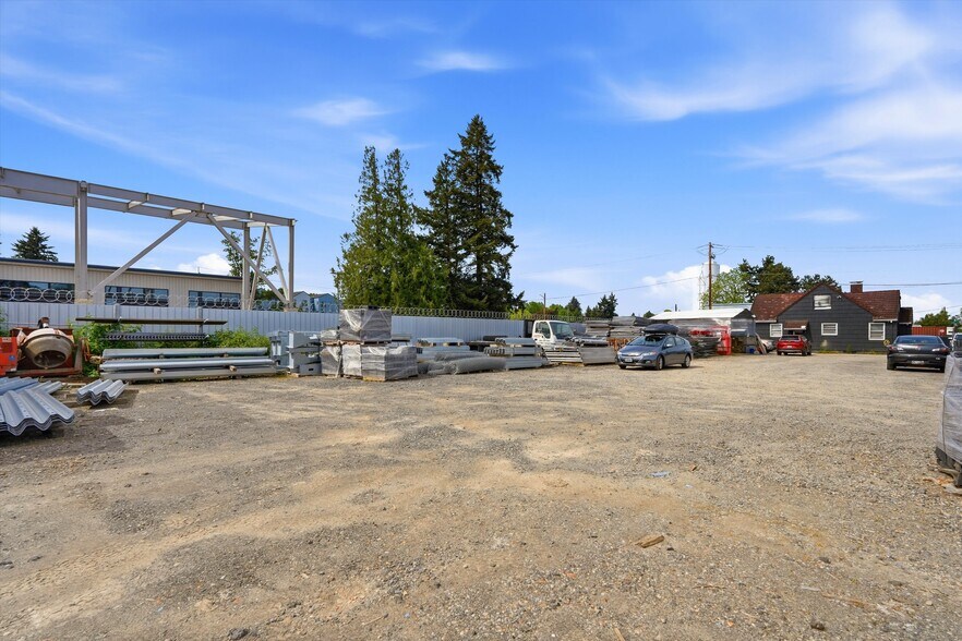 More Photos Of 2706 NE Columbia Blvd, Portland Industrial For Sale