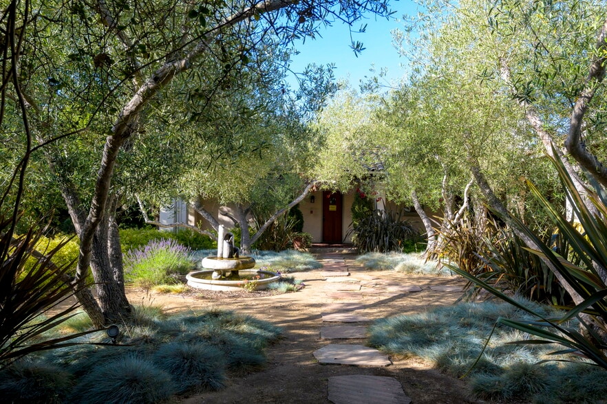 More Photos Of 249 Lambert Rd, Carpinteria Specialty For Sale