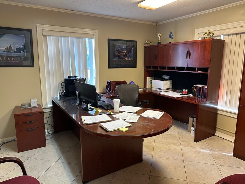 More Photos Of 1405 Moss St, Lafayette Office For Sale